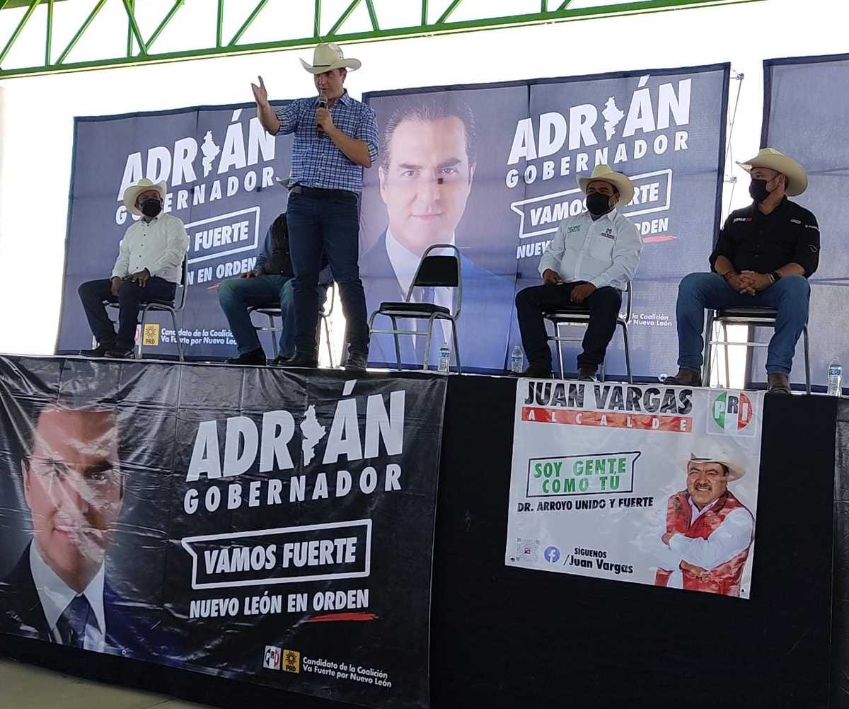 El candidato a la gubernatura por la coalición Va Fuerte por Nuevo León, Adrián de la Garza Santos. Foto: Orlando Maldonado