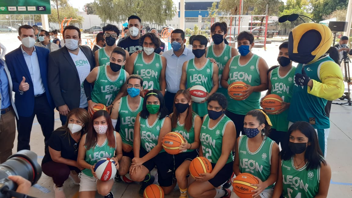 Más de 150 canchas serán remodeladas en el estado por Abejas de León