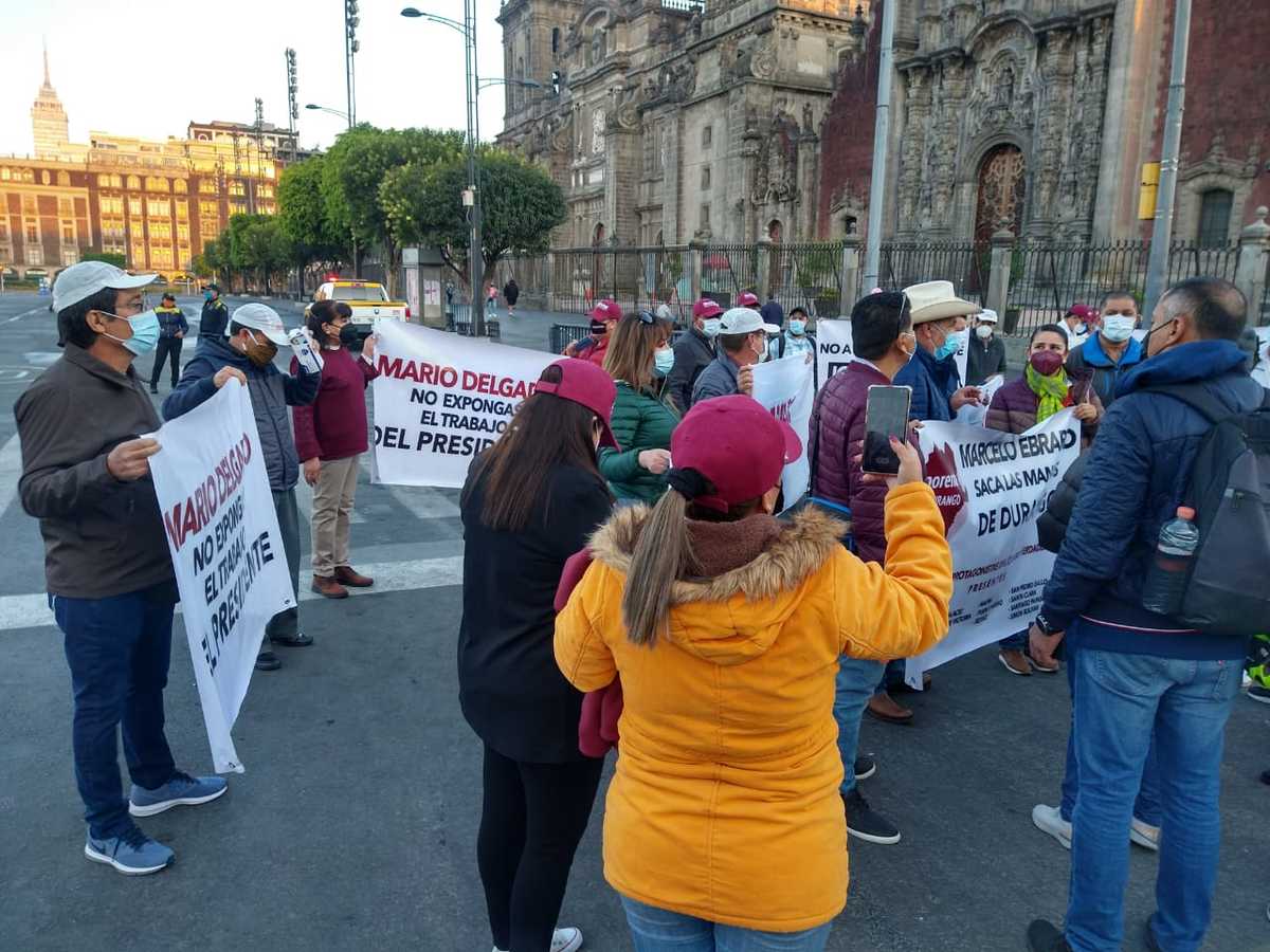 Militantes y simpatizantes del partido Morena en el estado de Durango se manifiestan en la Ciudad de México