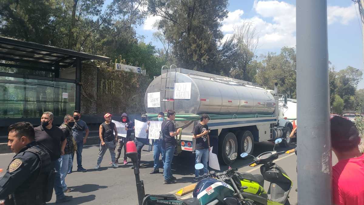 La protesta se realiza a la altura de la estación El Coyol. / Ramón Ramírez