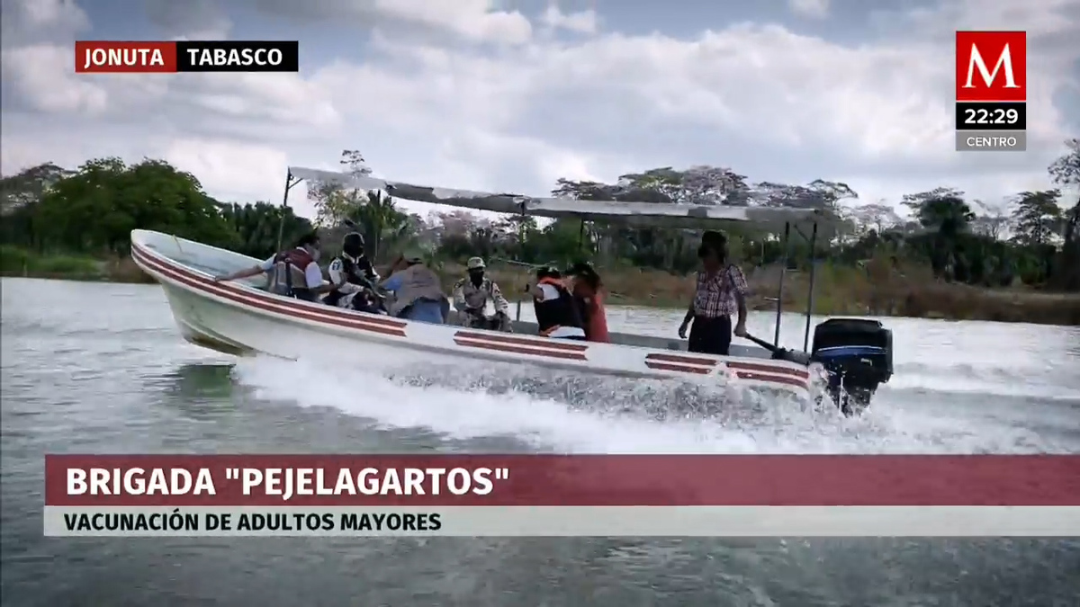 Entre ríos, 'brigada pejelagarto' vacuna contra covid-19 a adultos mayores en Tabasco