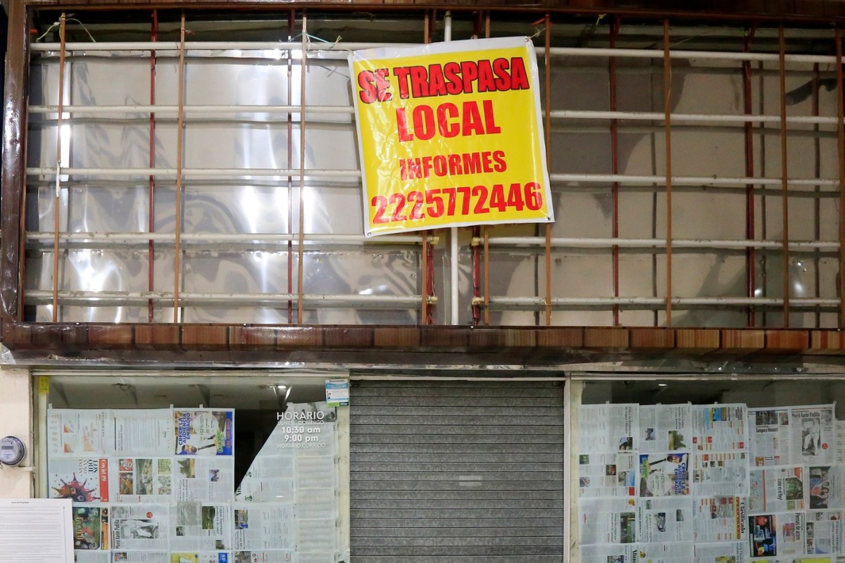 Vista de un negocio en quiebra al interior de una plaza comercial. (Andrés Lobato)
