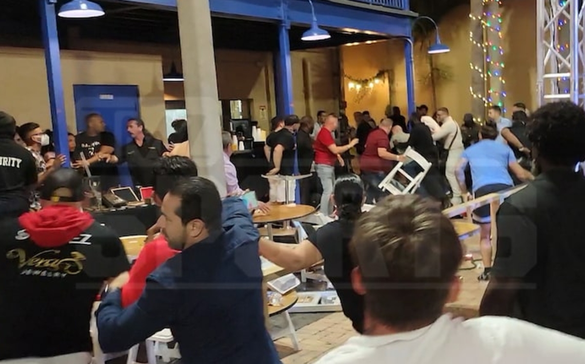 Batalla campal en pelea de MMA en Florida (TMZ)