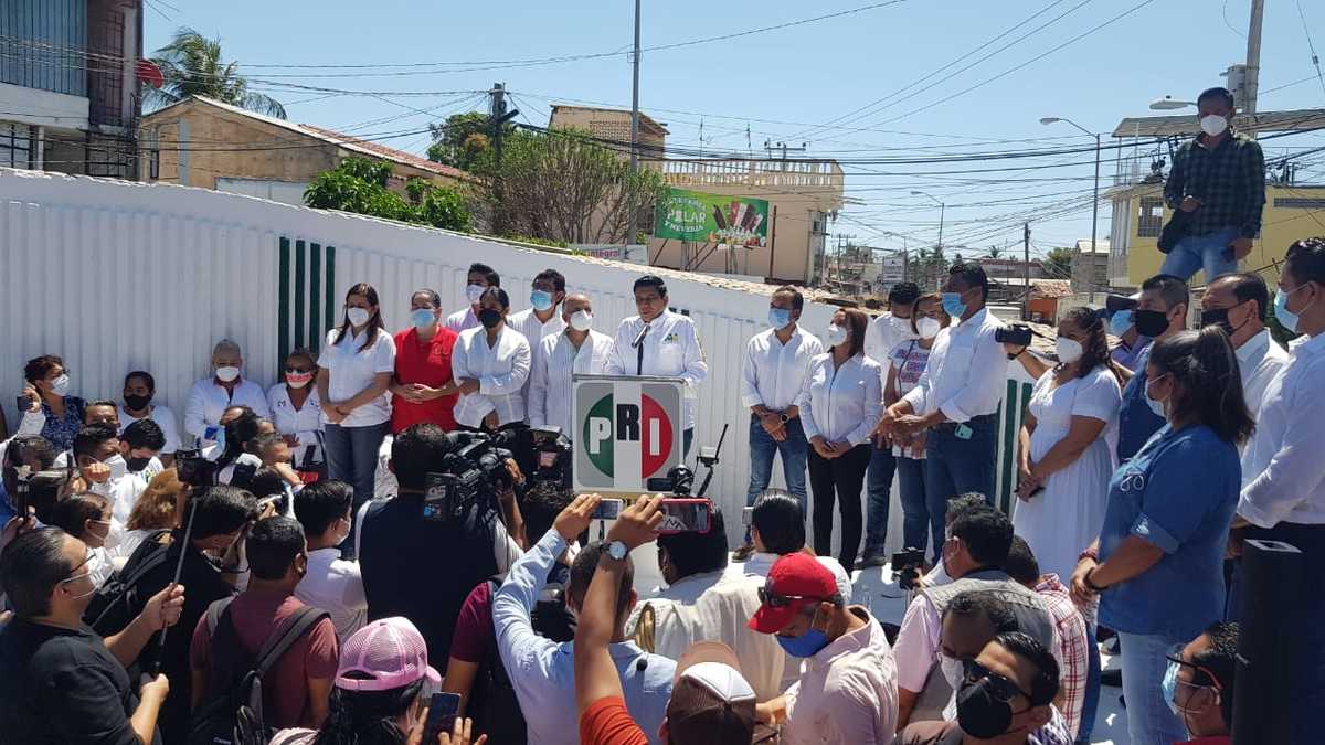 El candidato priista señaló que él no se ve imposibilitado para entrar a partes del estado. (Javier Trujillo)