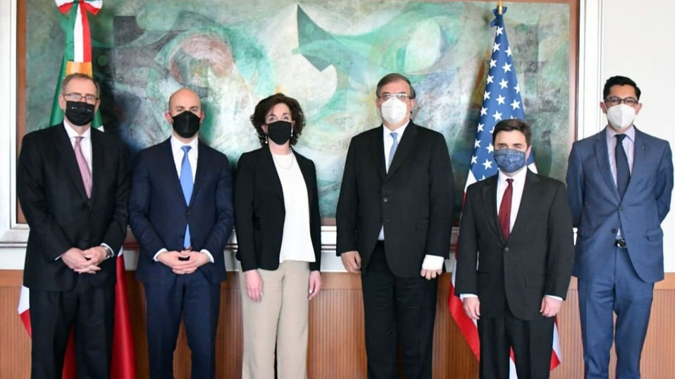 Ebrard se reúne con Roberta Jacobson; discuten protección a migrantes