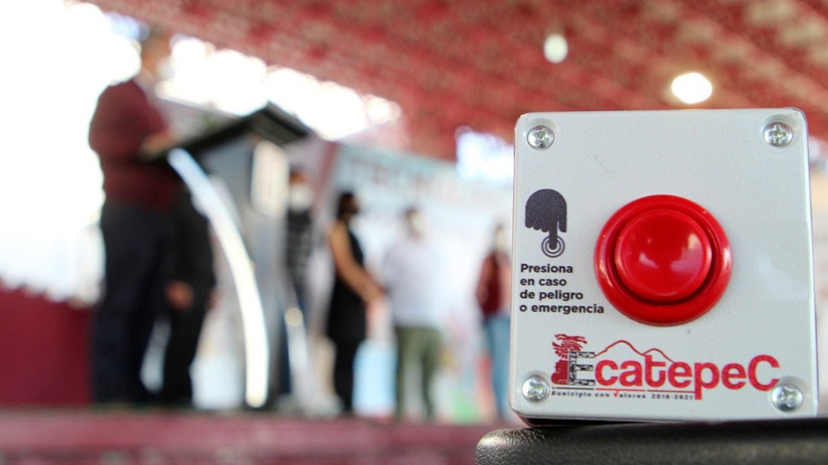 Ecatepec entrega 5 mil botones de seguridad a comercios y pequeñas empresas