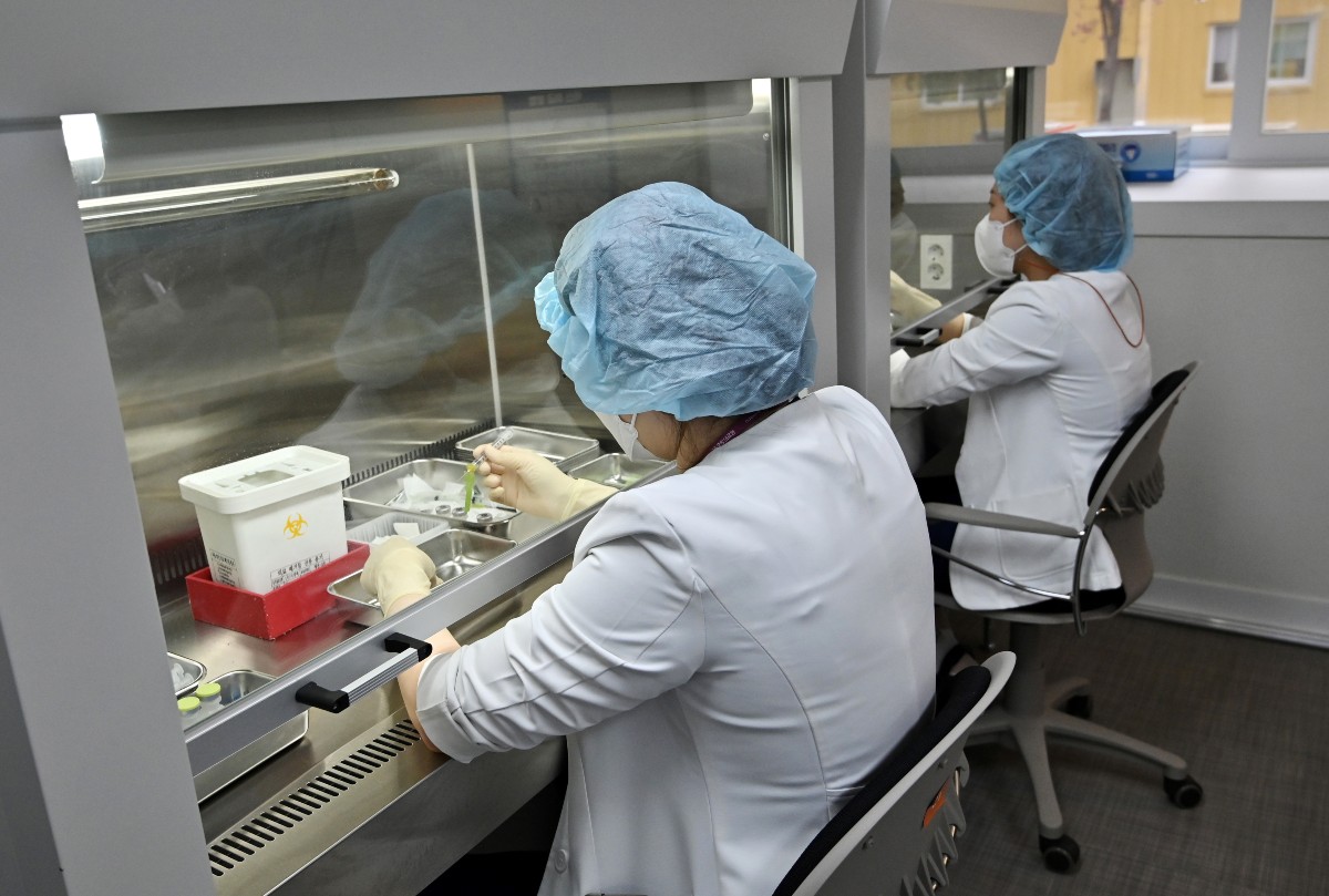 La empresa Pfizer sigue analizando nuevos medicamentos contra el covid-19. | Archivo, Reuters