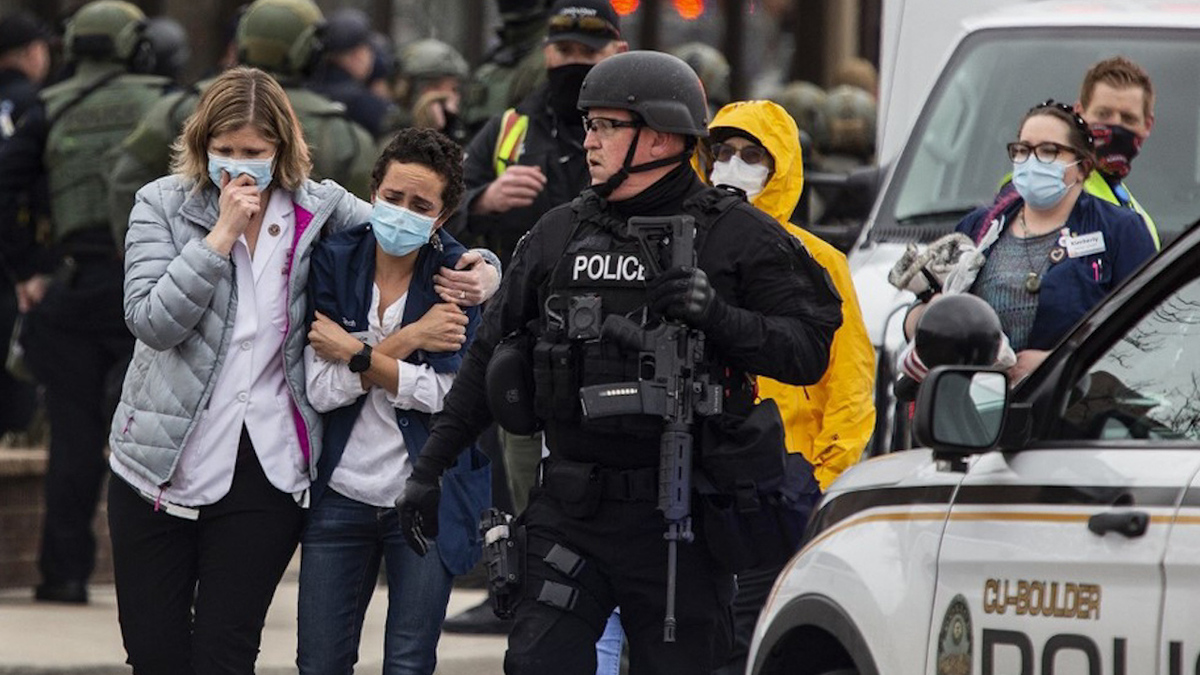 Imputan a hombre de 21 años por asesinato de 10 personas en tiroteo en Colorado