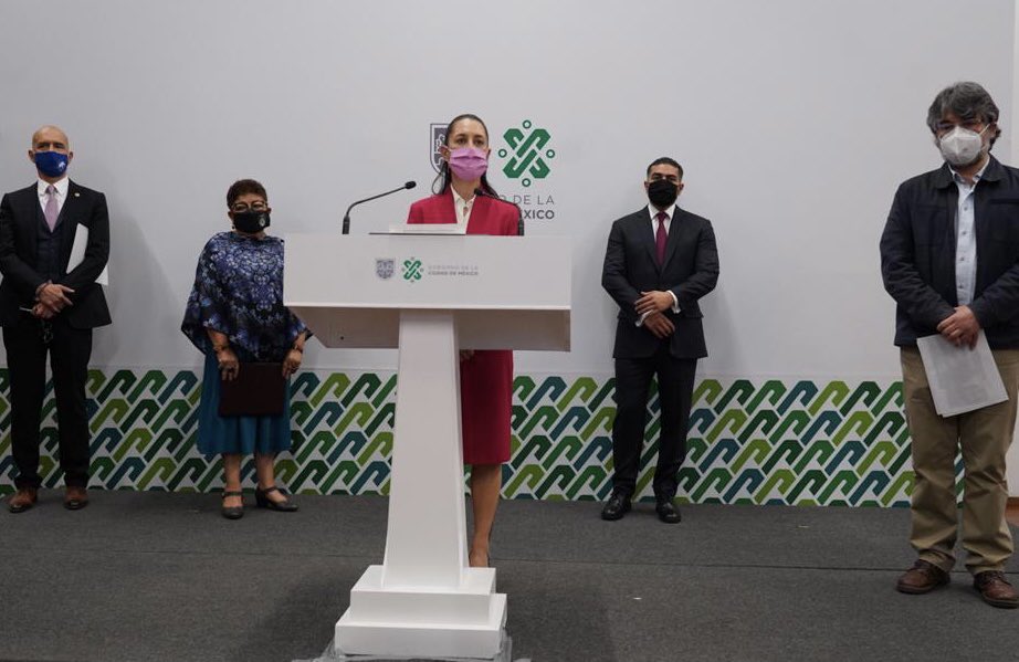 La jefa de Gobierno, Claudia Sheinbaum, acompañada por la titular de la FGJ CdMx y el titular de la SSC. (Twitter)
