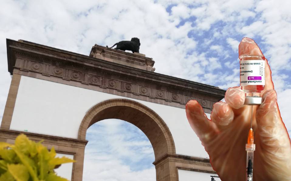 En León adultos mayores se manifiestan para exigir vacuna anticovid
