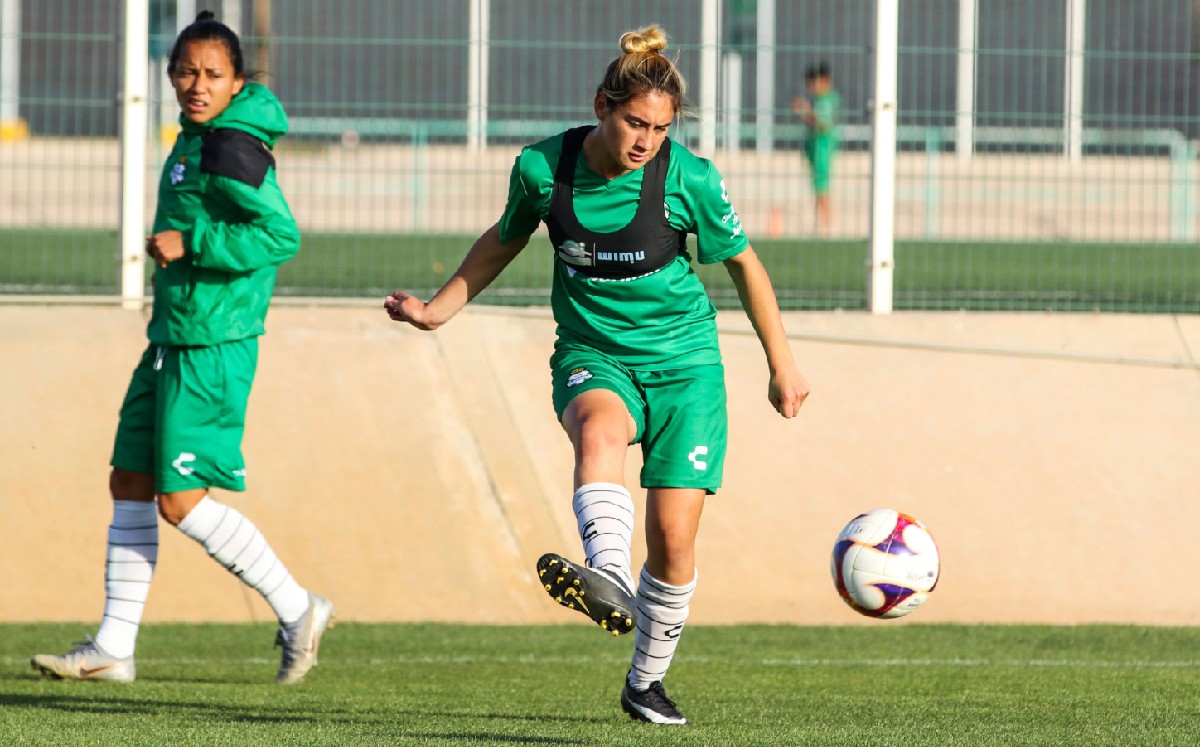Santos Laguna ya realiza preparativos para enfrentar a Cruz Azul. (@ClubSantosFem)