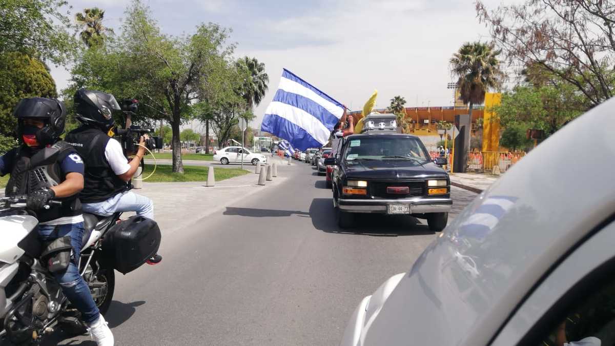 Caravana fúnebre para burlarse de Tigres (Cortesía)