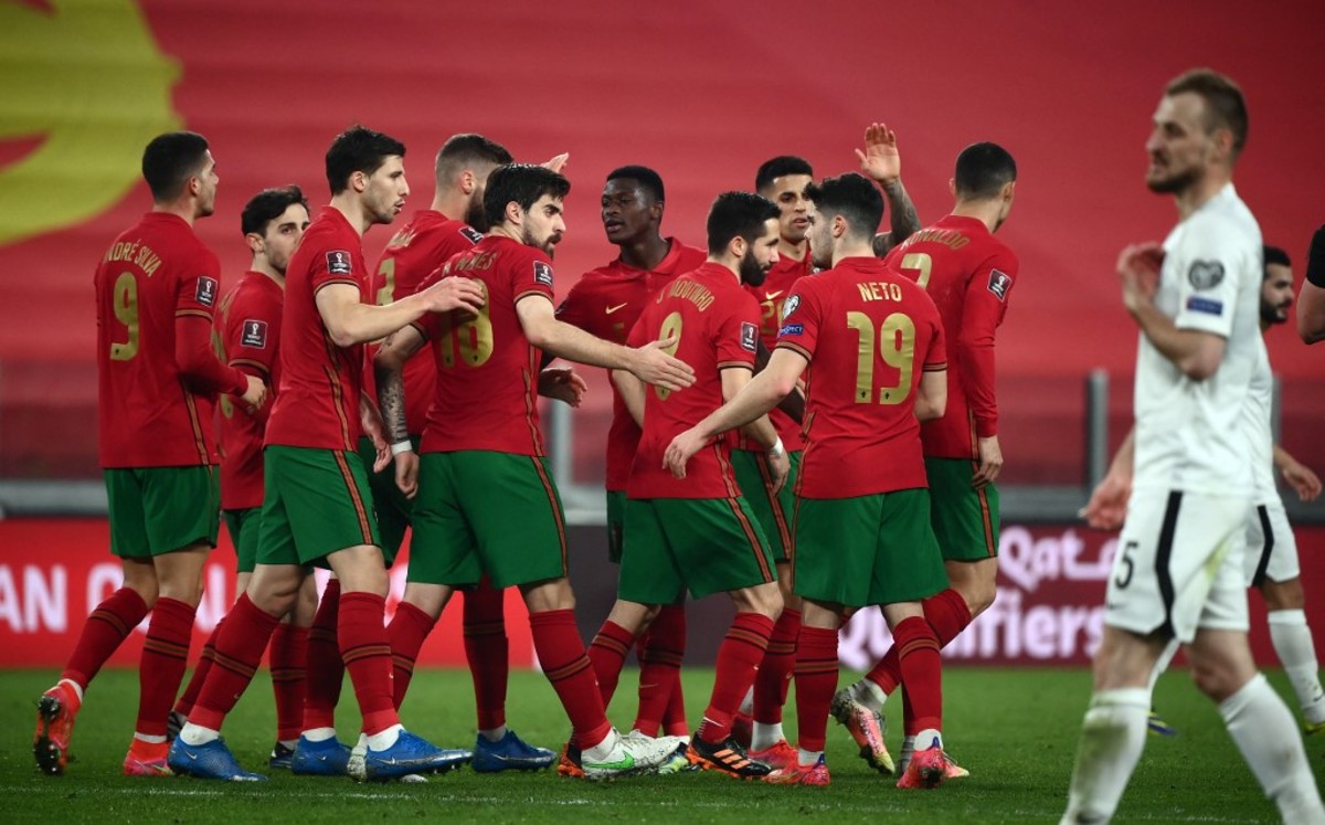 Portugal vence 1-0 ante Azerbaiyán (AFP)