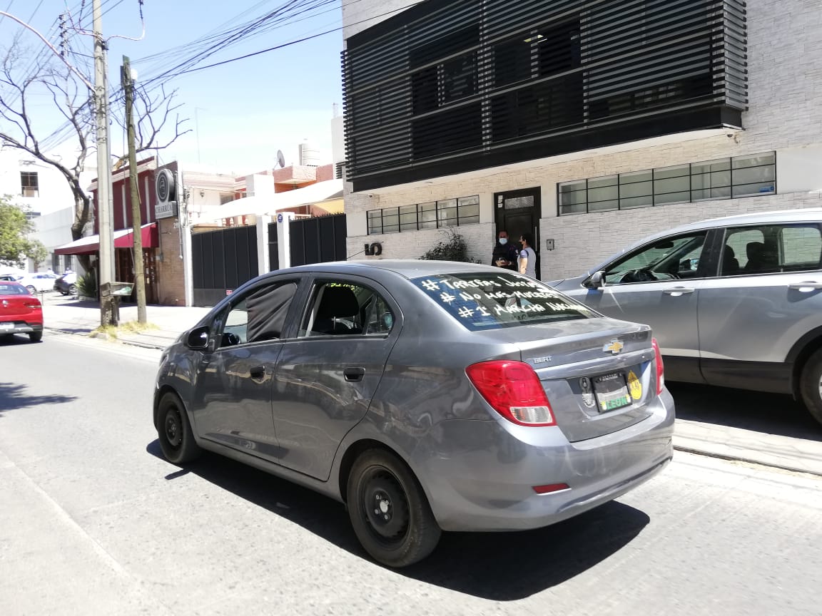 Se manifiestan conductores de Uber por tarifa justa