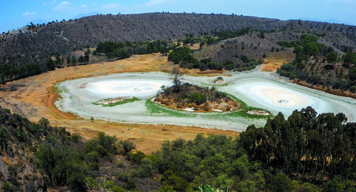 En 2008 se apreciaban las aguas a las que se les atribuía propiedades naturales; ahora la laguna se encuentra seca. (Andrés Lobato)
