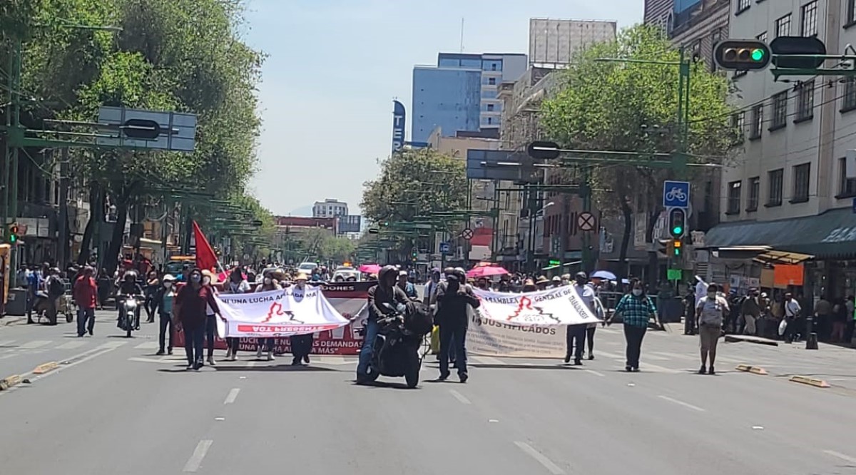 Los manifestantes marchan en Eje Central. | Ramón Ramírez