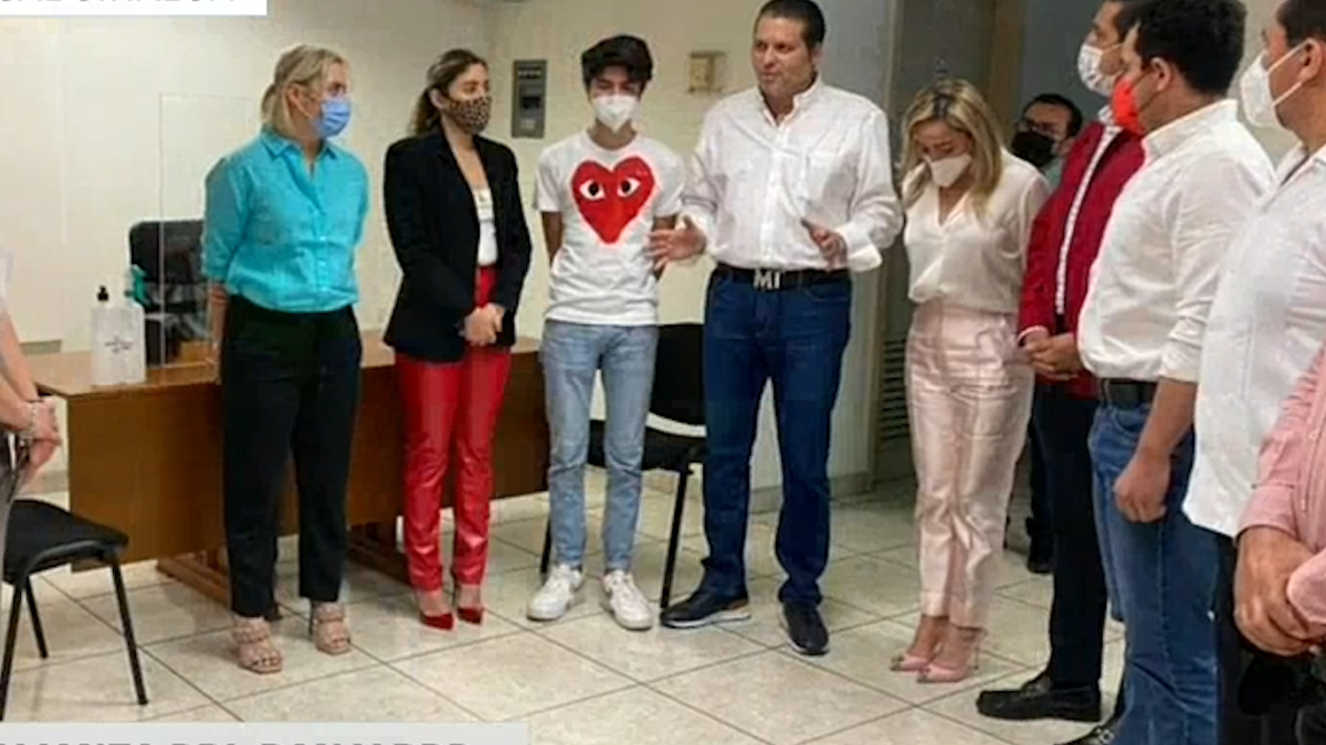 Mario Zamora registra candidatura a gubernatura en Sinaloa