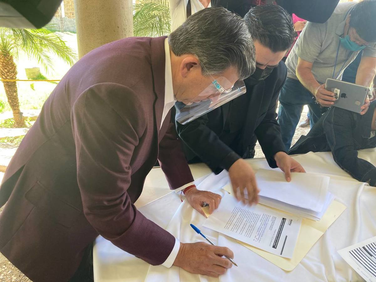 Se registra Ricardo Sheffield como candidato a alcaldía de León ante Morena