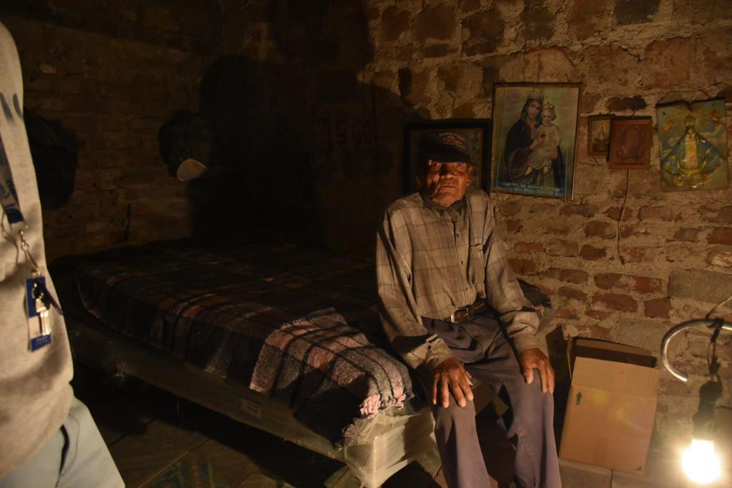 DIF León apoya a Don José, de 94 años, por una mejor calidad vida
