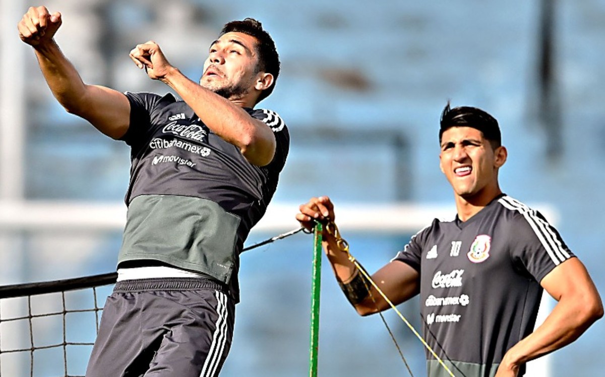 Henry Martin y Alan Pulido (Imago7)