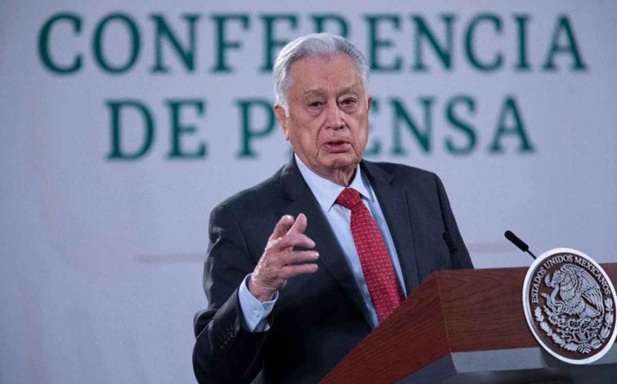 Manuel Bartlett, directo del CFE, durante la conferencia mañanera del Presidente. (Cortesía)