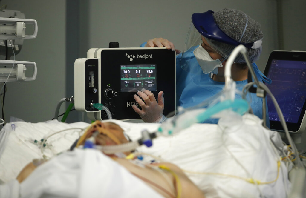 El personal sanitario es de los mayores creyentes en la eficacia de la vacuna anticovid. (AP)