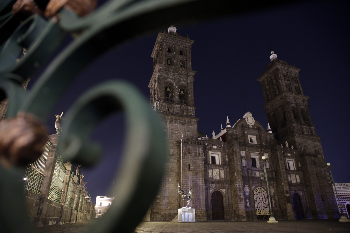 Catedral de Puebla en la Hora del Planeta. (Agencia Enfoque)
