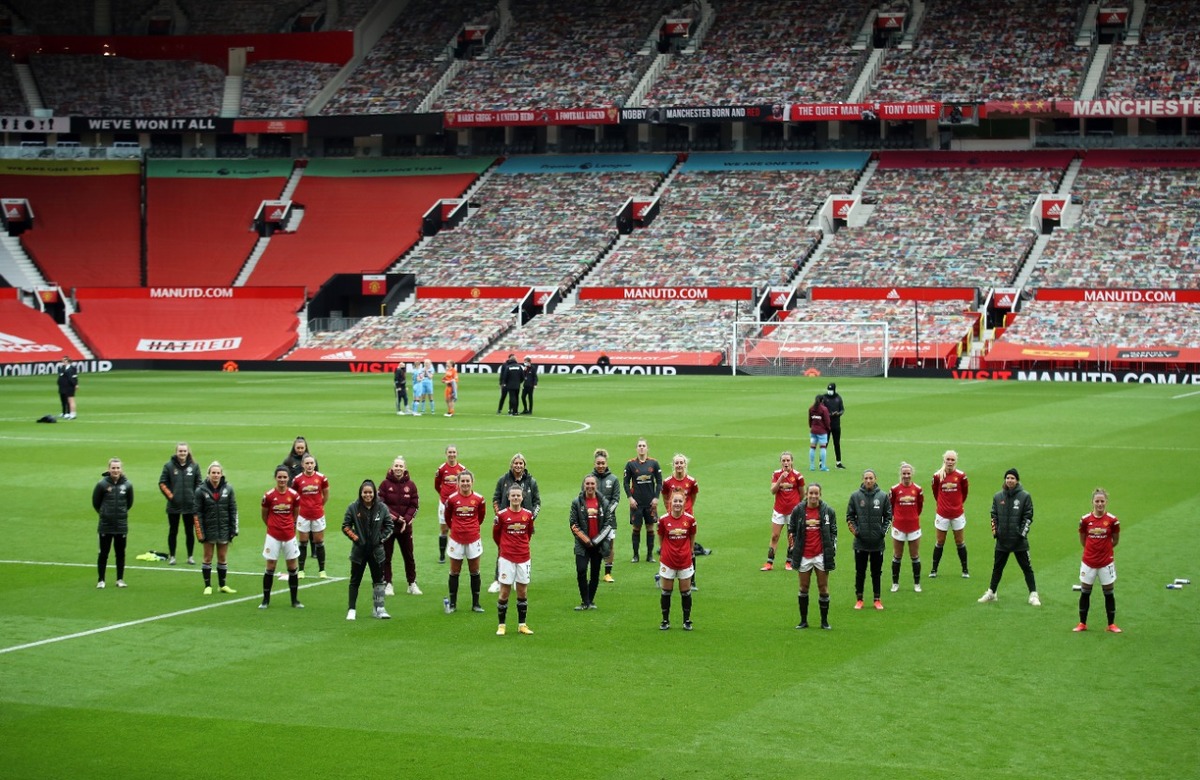 Manchester United femenil en Old Trafford (Reuters)