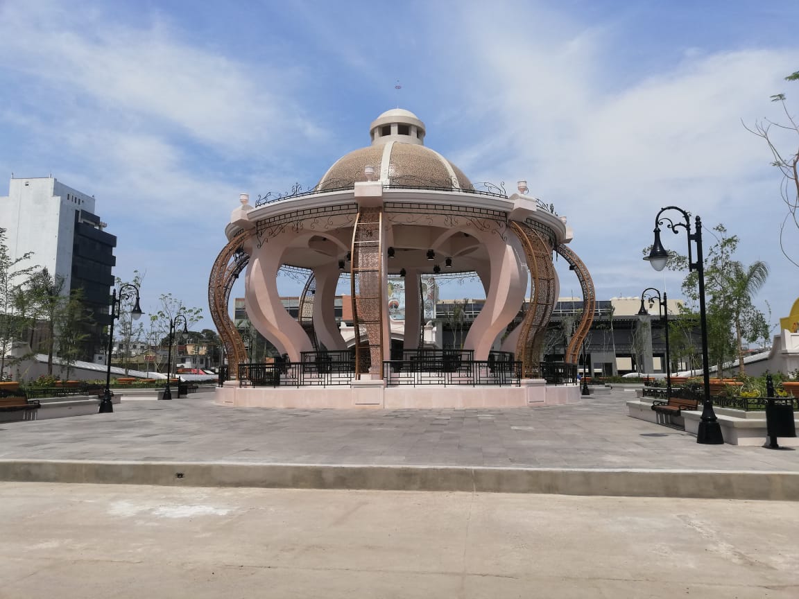 Abrirán de 6:30 a 10 de la noche la plaza Isauro Alfaro Otero de Ciudad Madero. (Antonio Campos)