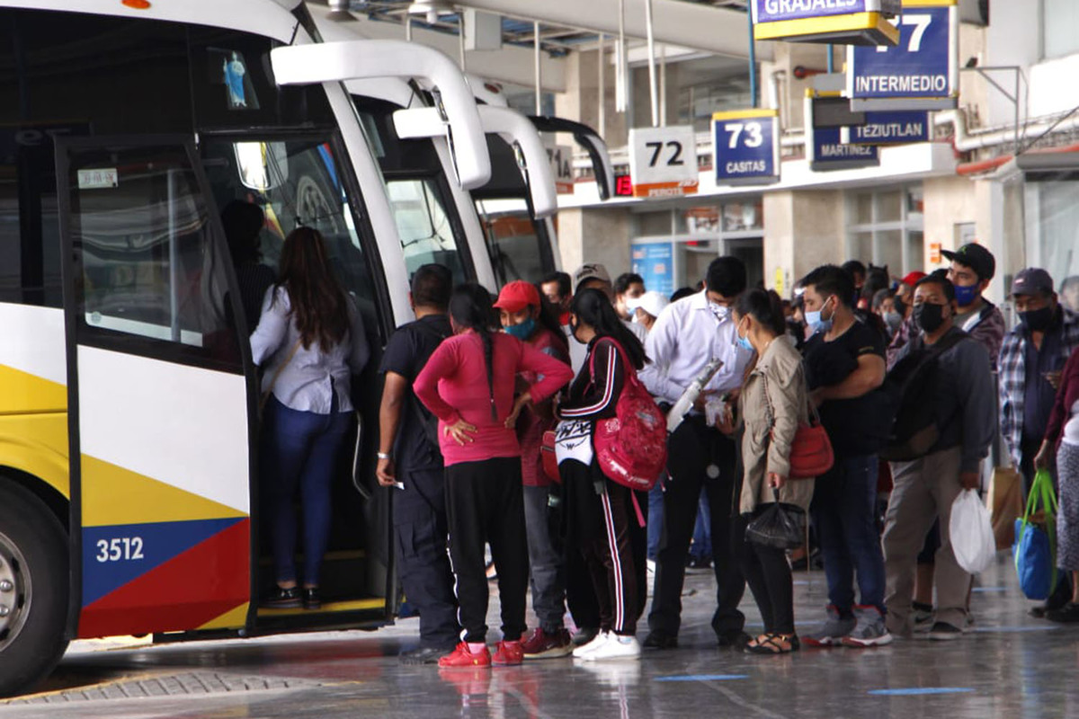 Poblanos abarrotan la CAPU. | Melanie Torres