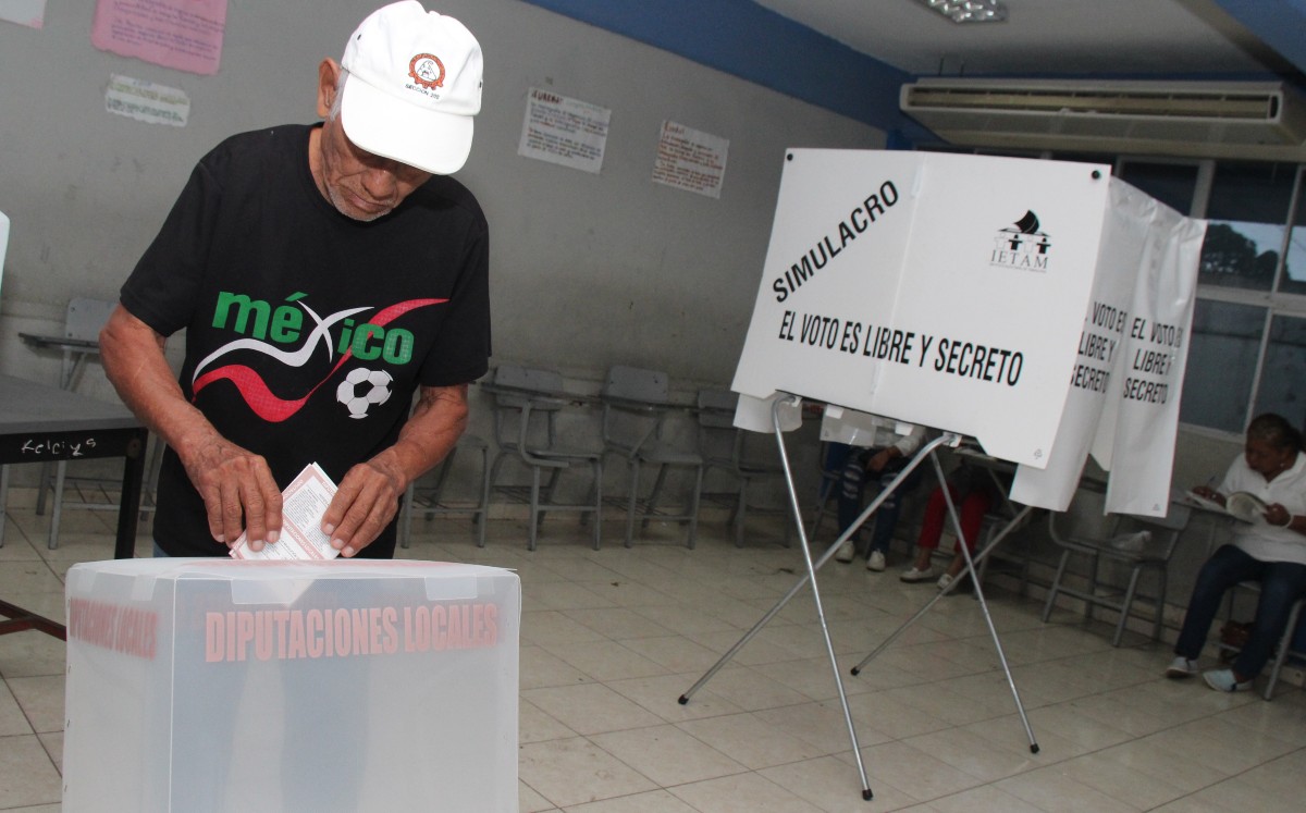 Elecciones en Tamaulipas. Población vota en urnas. (Yazmín Sánchez)
