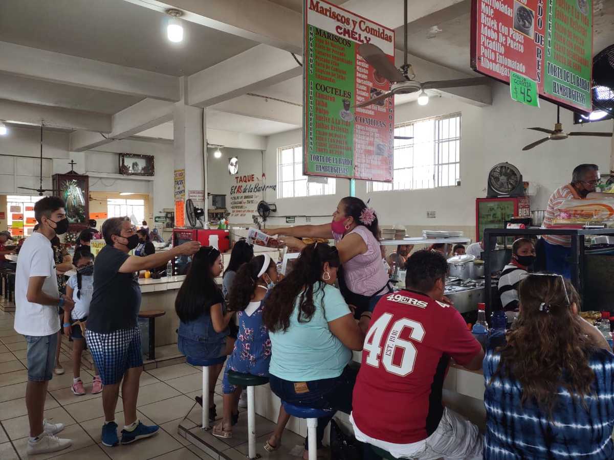 Llegada de visitantes reactiva el mercado gastronómico de Madero. (Antonio Campos)