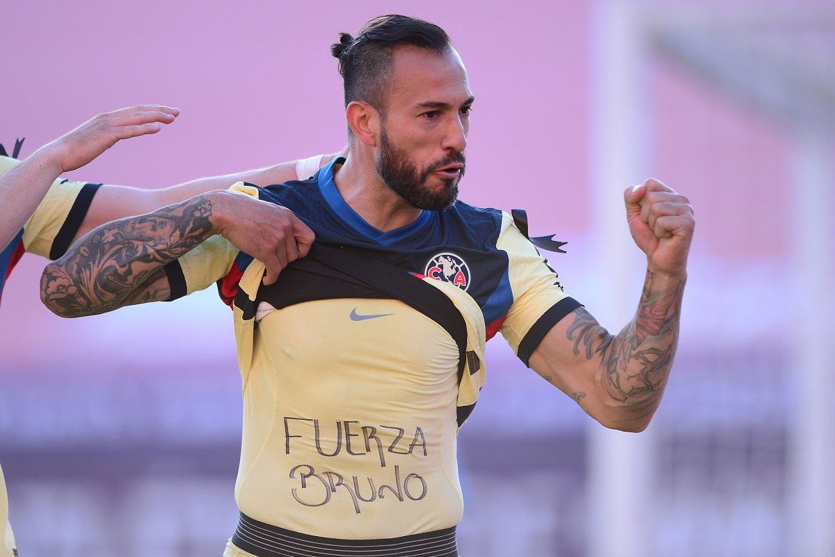 Emanuel Aguilera le dedicó un gol a Bruno Valdez en el Guardianes 2020 (Mexsport)