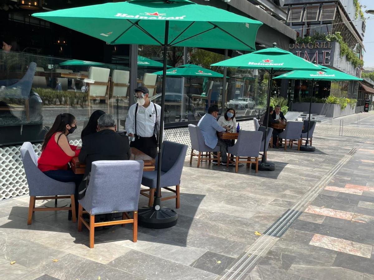 Terrazas móviles en Puebla. (Verónica López)