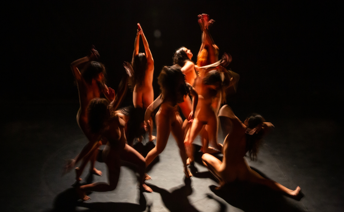 "Los cuerpos desnudos en el escenario representan un acto de resiliencia". (Foto: Especial)