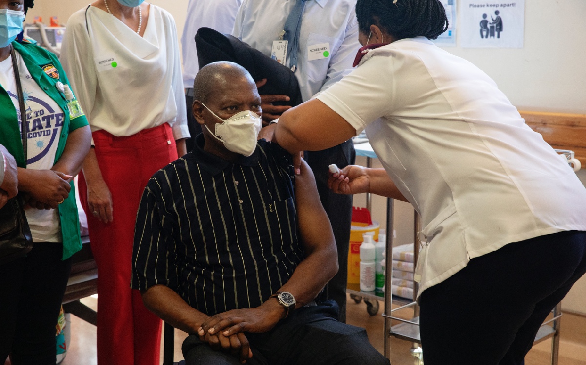Los países africanos han recibido más de 26 millones de vacunas contra el covid-19 por medio del mecanismo Covax. (AFP)