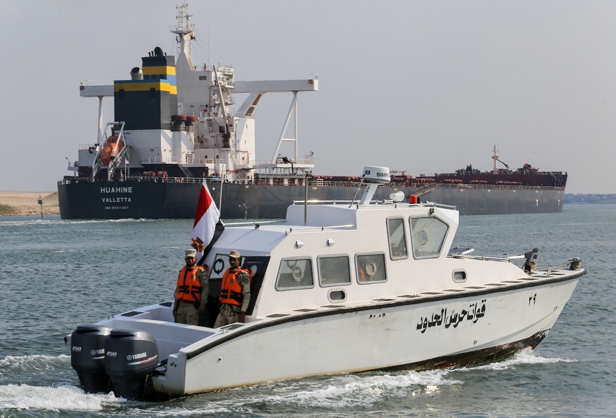 Los últimos 61 barcos, de los 422 que estaban en cola, ya cruzaron por  el Canal de Suez, informaron las autoridades. (Reuters)