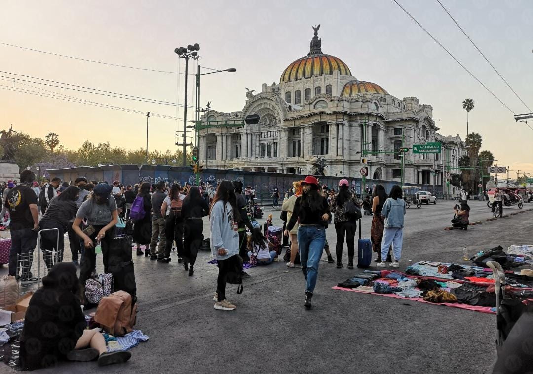 Cerca de 100 mujeres bloquearon la circulación de Eje Central. (Jorge Becerril)