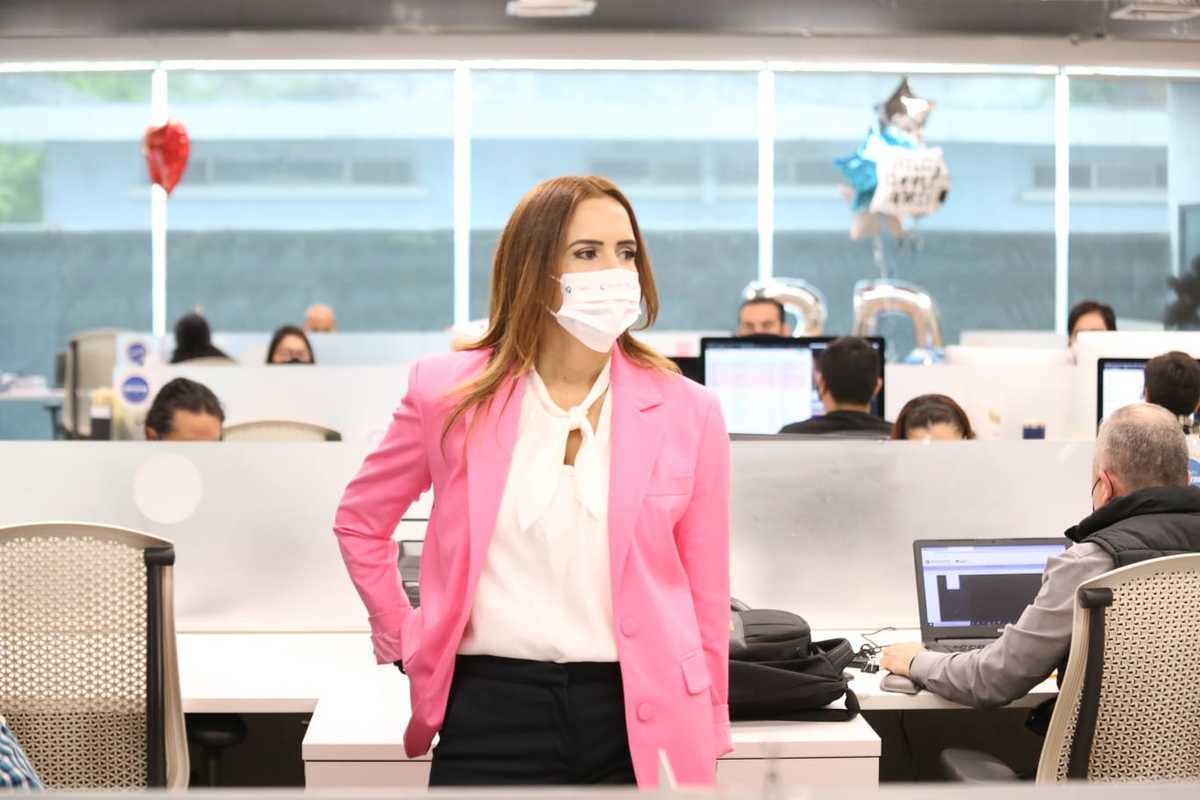 Clara Luz Flores, candidata a la gubernatura de Juntos Haremos Historia en Nuevo León. Foto: Jorge López