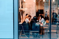 Kokatu.com señala que para que Godínez realicen su trabajo o reuniones laborales se ha registrado un incremento en la reservación de espacios al aire libre.