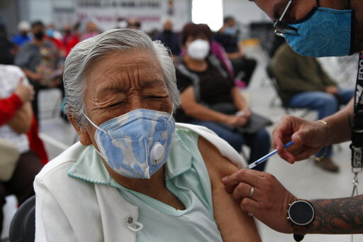 La vacunación contra covid-19 se sigue aplicando en dos alcaldías de la Ciudad de México. (AP)