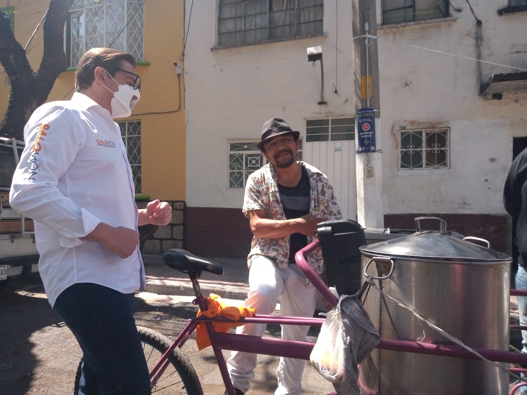Salomón Chertorivsk recorre CdMx como candidato.