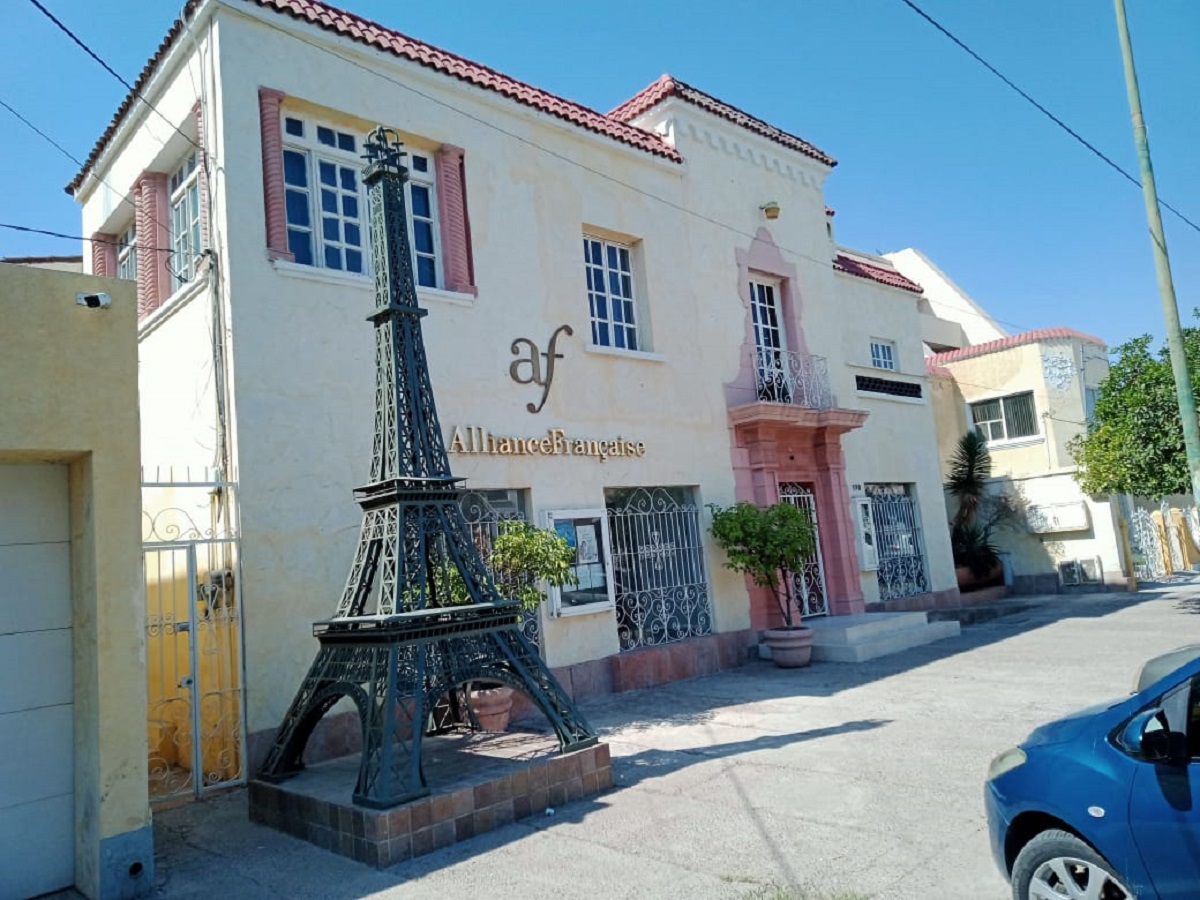 Jóvenes participan en concurso de la Alianza Francesa de Torreón para obtener beca de estudios. (Claudia Luévano)