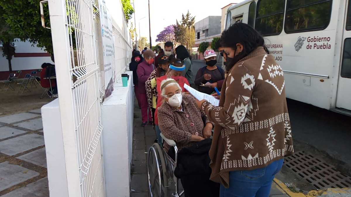 Vacunación anticovid en San Andrés Cholula. | Angélica Tenahua