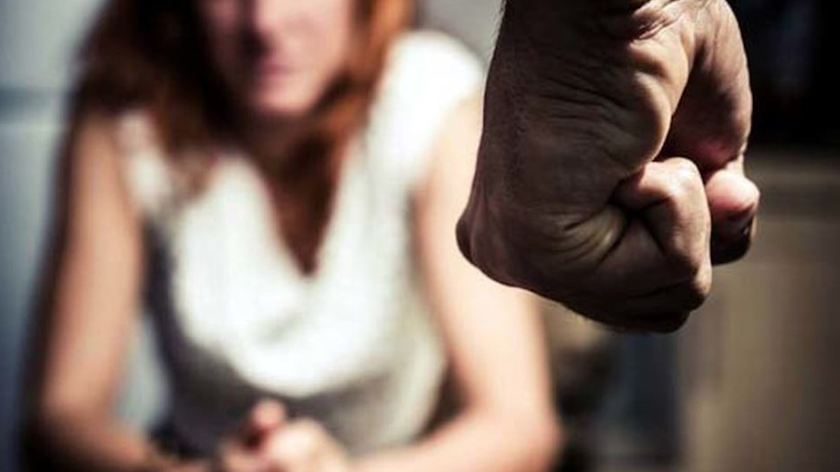 Brujas del Mar publica lista de políticos con antecedentes de violencia de género