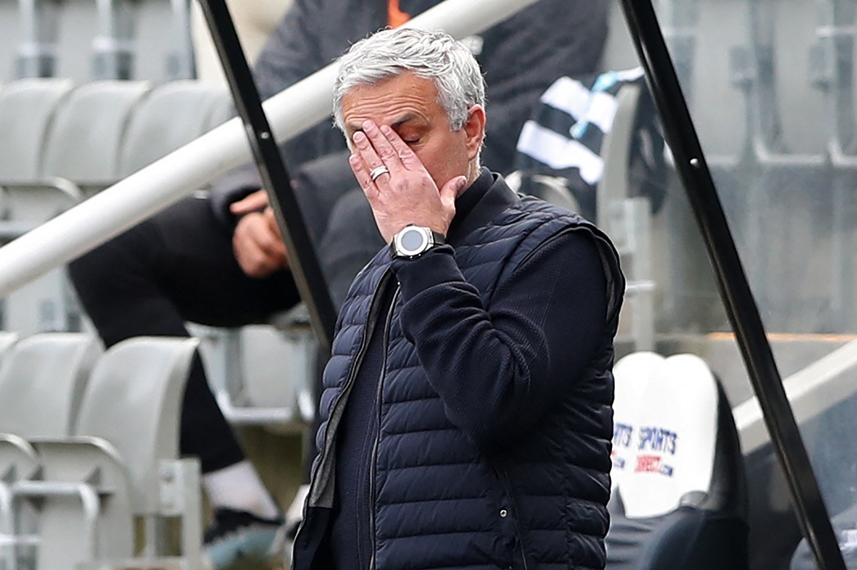 José Mourinho, director técnico del Tottenham (AFP)