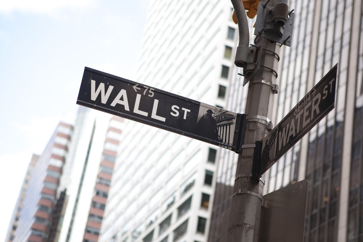 En Wall Street, los índices S&P 500 y Dow Jones cerraron las operaciones de este viernes en máximos históricos. | Shutterstock