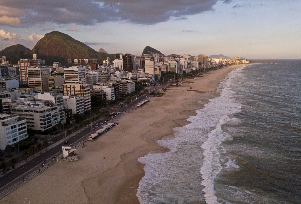 Brasil es el segundo país con más decesos y casos por covid-19 en números absolutos. (AFP)