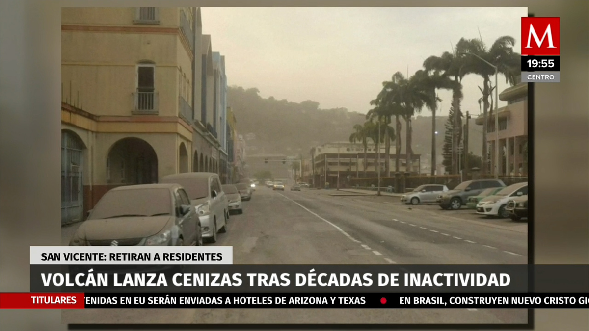 Erupción de volcán La Soufriere provoca espesas capas de ceniza en isla de San Vicente