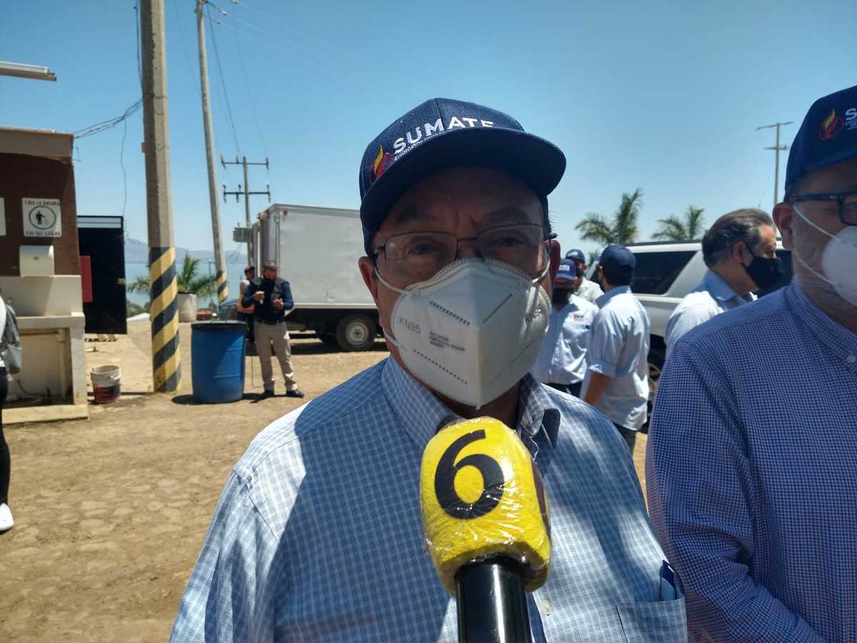 Isaías González Cuevas, realizó un recorrido por el municipio de Jocotepec. (Roberto Hurtado)